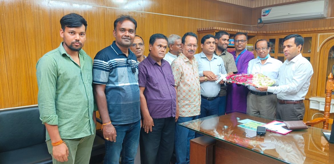 2023-05-30-11-11-50-911 মেহেরপুর জেলা প্রশাসকের সাথে বাংলাদেশ পূজা উদযাপন পরিষদ মেহেরপুর জেলা শাখা, ও সকল উপজেলা ও পৌর শাখার নেতৃবৃন্দের সৌজন্য সাক্ষাৎ