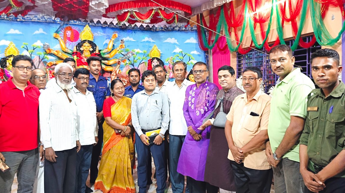 মেহেরপুর জেলা পূজা উদযাপন পরিষদের নেতৃবৃন্দের বিভিন্ন পূজা মন্ডপ পরিদর্শন