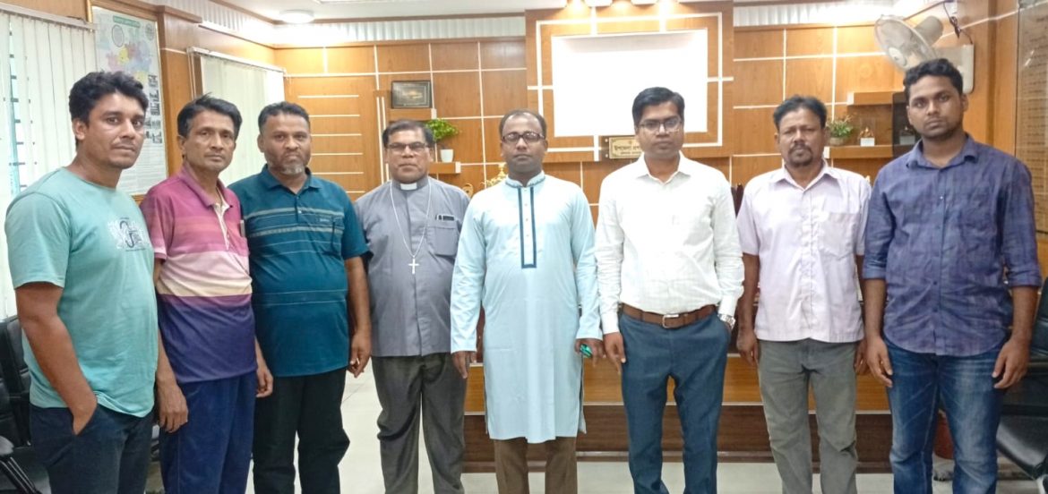 2025-10-29-22-13-06-466 মুজিবনগর উপজেলা জাসাসের সভাপতি ও সংগীতশিল্পী জুলফিকার খান হেলালের শুভ জন্মদিন উদযাপিত